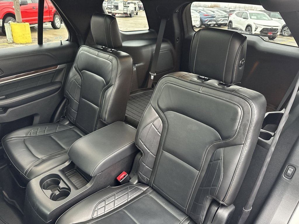 Used 2018 Ford Explorer Platinum image 23