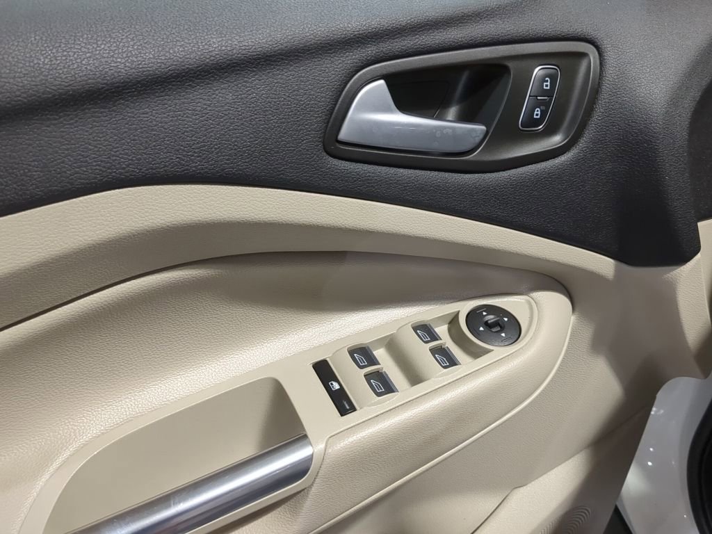 Used 2019 Ford Escape SEL image 17