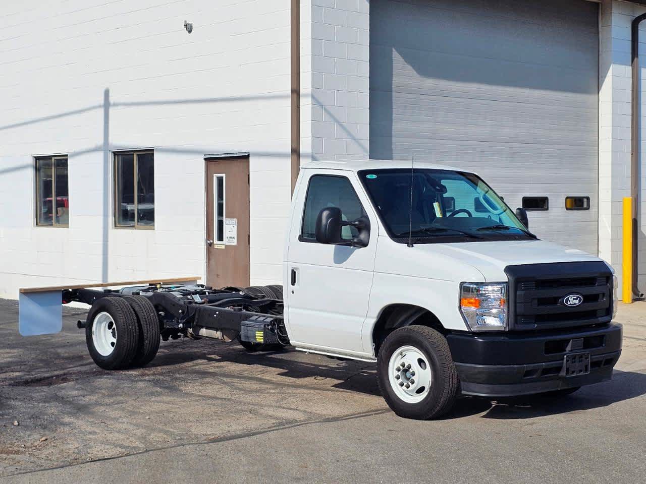 Used 2027 Ford E-350 and Econoline 350 Super Duty w/ Ambulance Prep Package RWD image 2