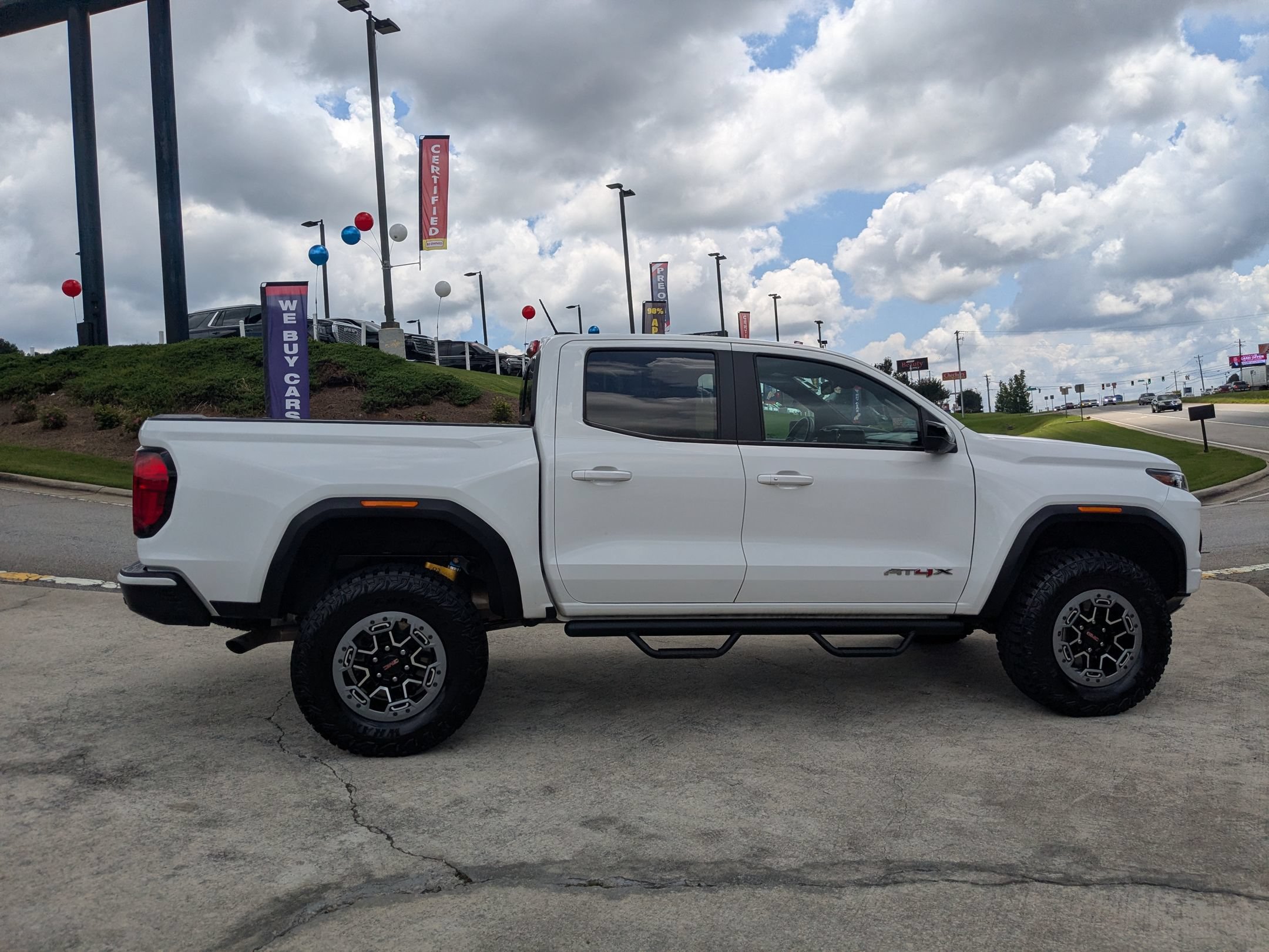 Used 2023 GMC Canyon AT4X w/ Edition 1 AWD/4WD image 4