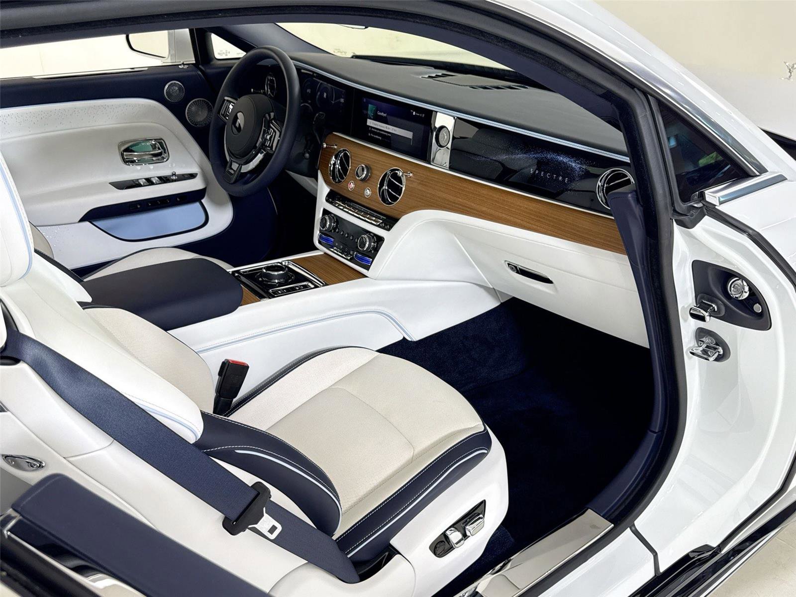 Used 2024 Rolls-Royce Spectre w/ Spectre Launch Package AWD/4WD image 29