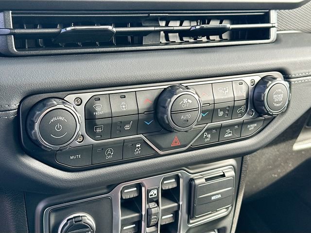 New 2026 Jeep Wrangler Unlimited Rubicon w/ Safety Group image 10