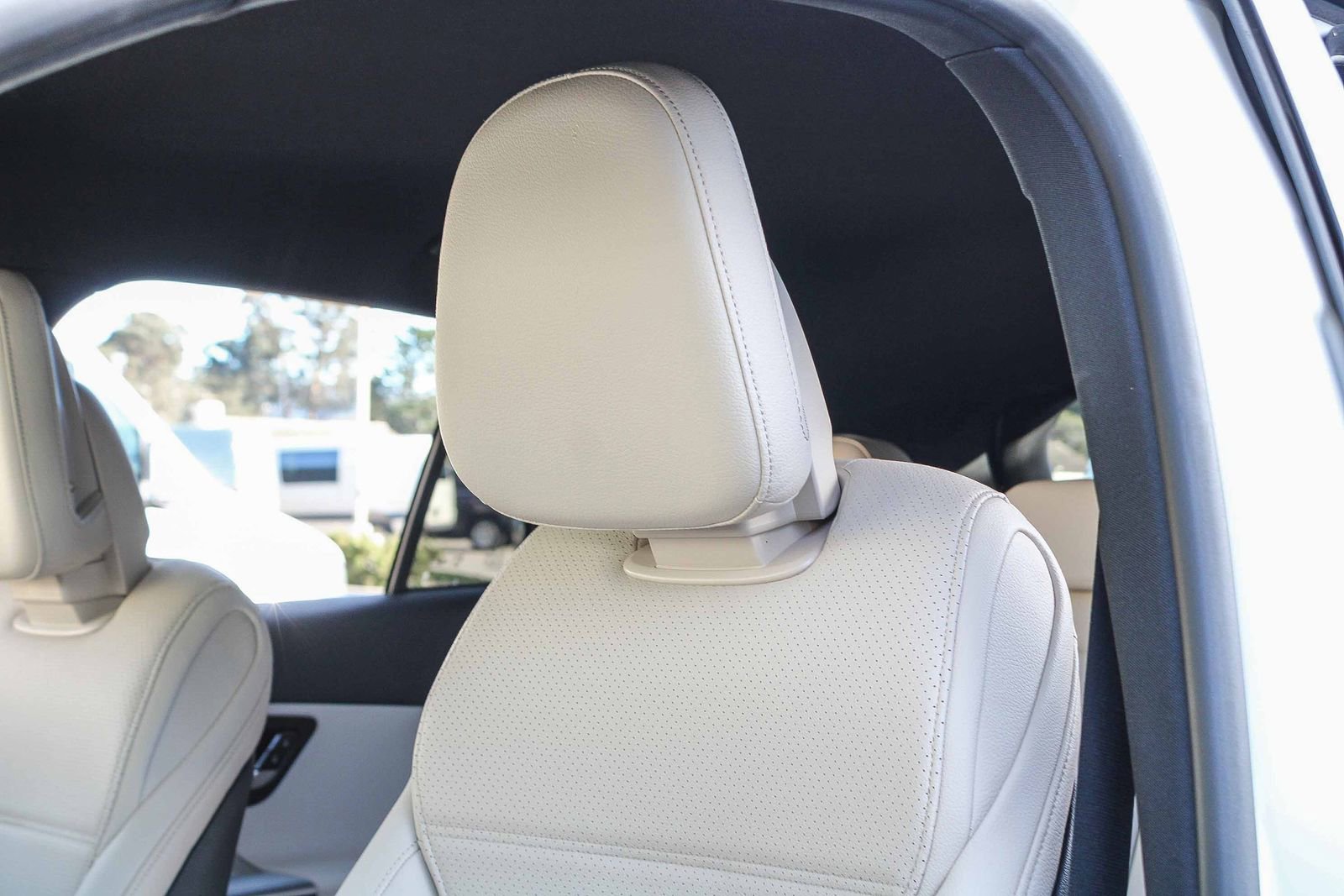 Used 2025 Mercedes-Benz GLC 300 image 19