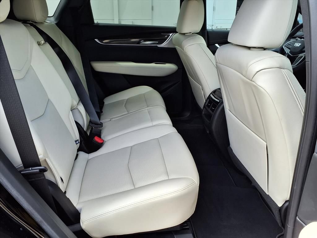 Used 2025 Cadillac XT5 Sportv AWD/4WD image 13