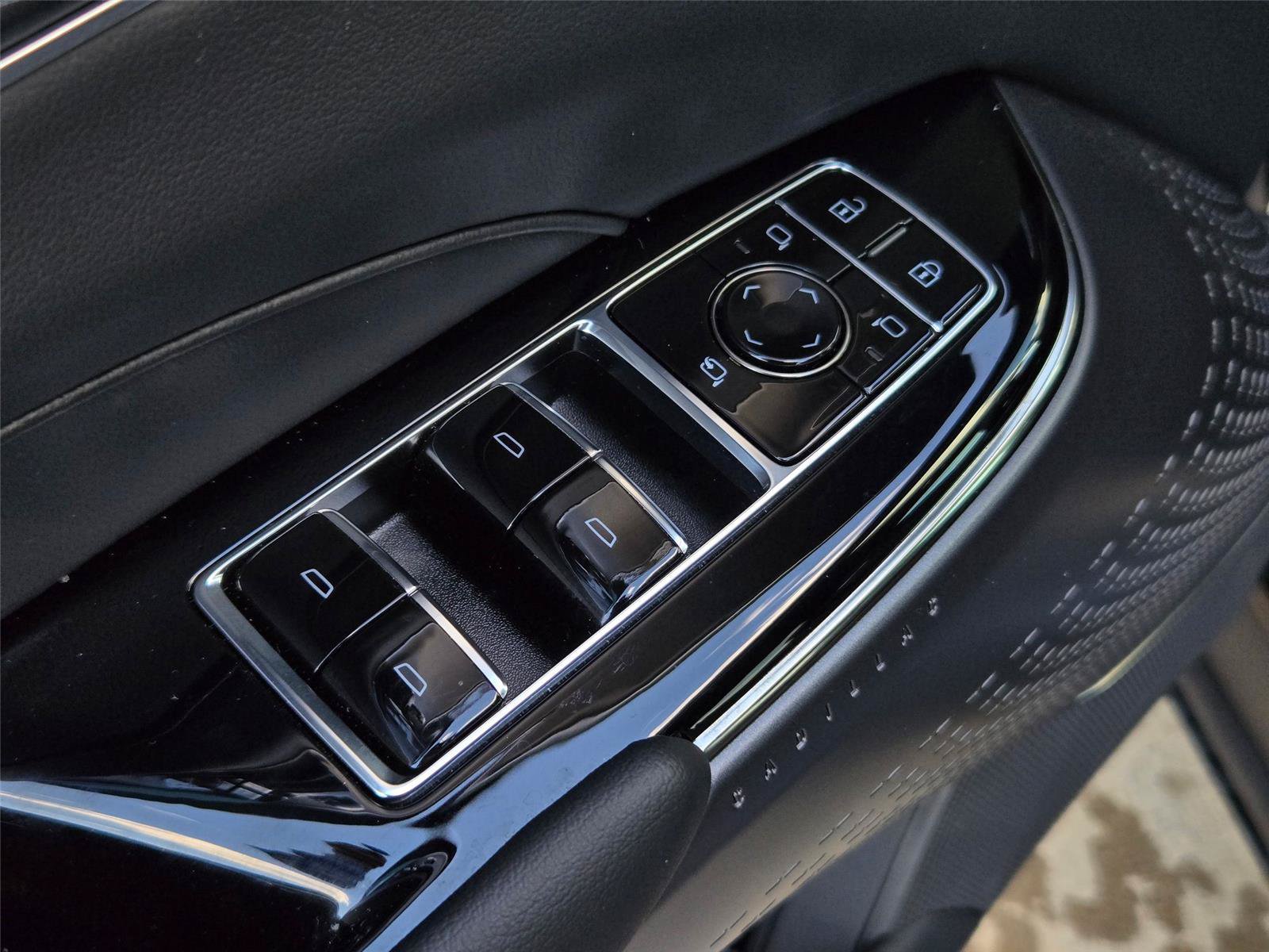 New 2026 Cadillac Lyriq Premium Luxury AWD/4WD image 25