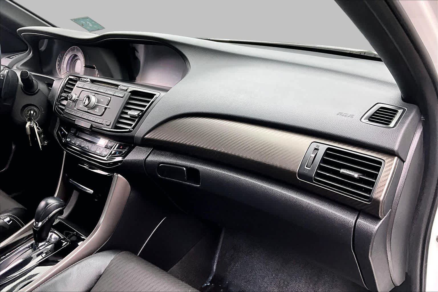 Used 2017 Honda Accord Sport image 17