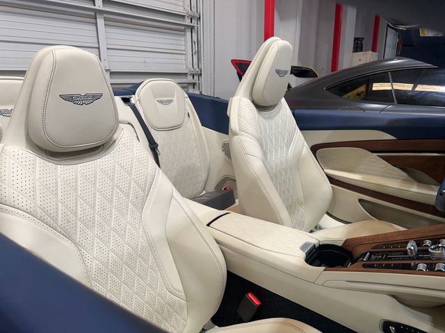 Used 2025 Aston Martin DB12 Convertible image 15