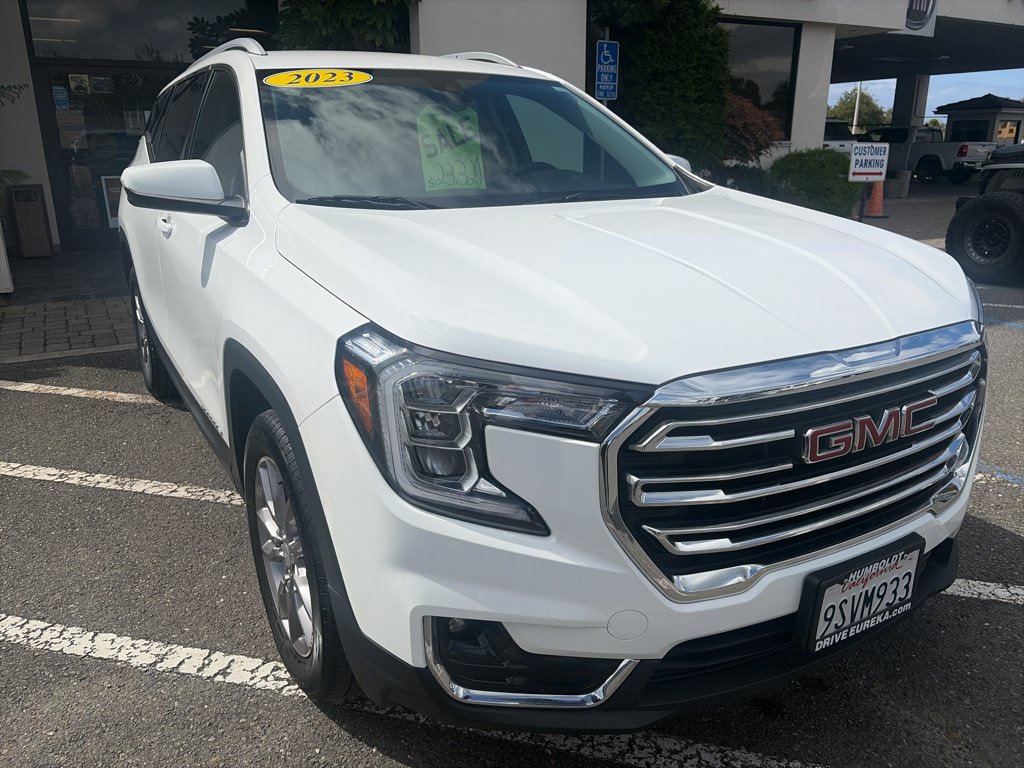 Used 2023 GMC Terrain SLT AWD/4WD image 25