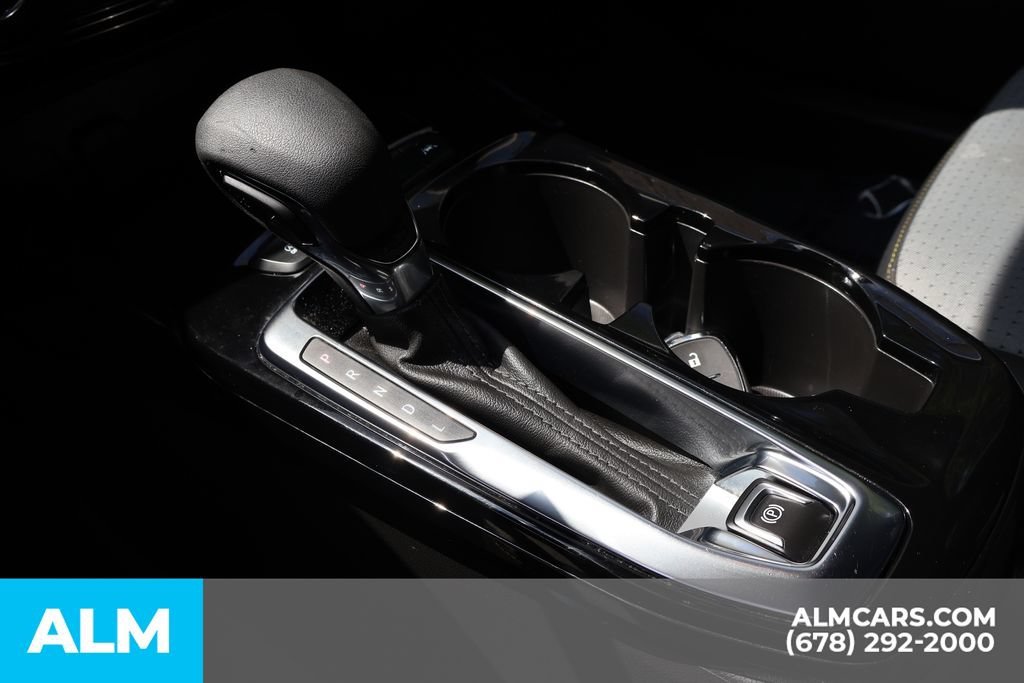 Used 2025 Chevrolet Trax LT FWD image 30