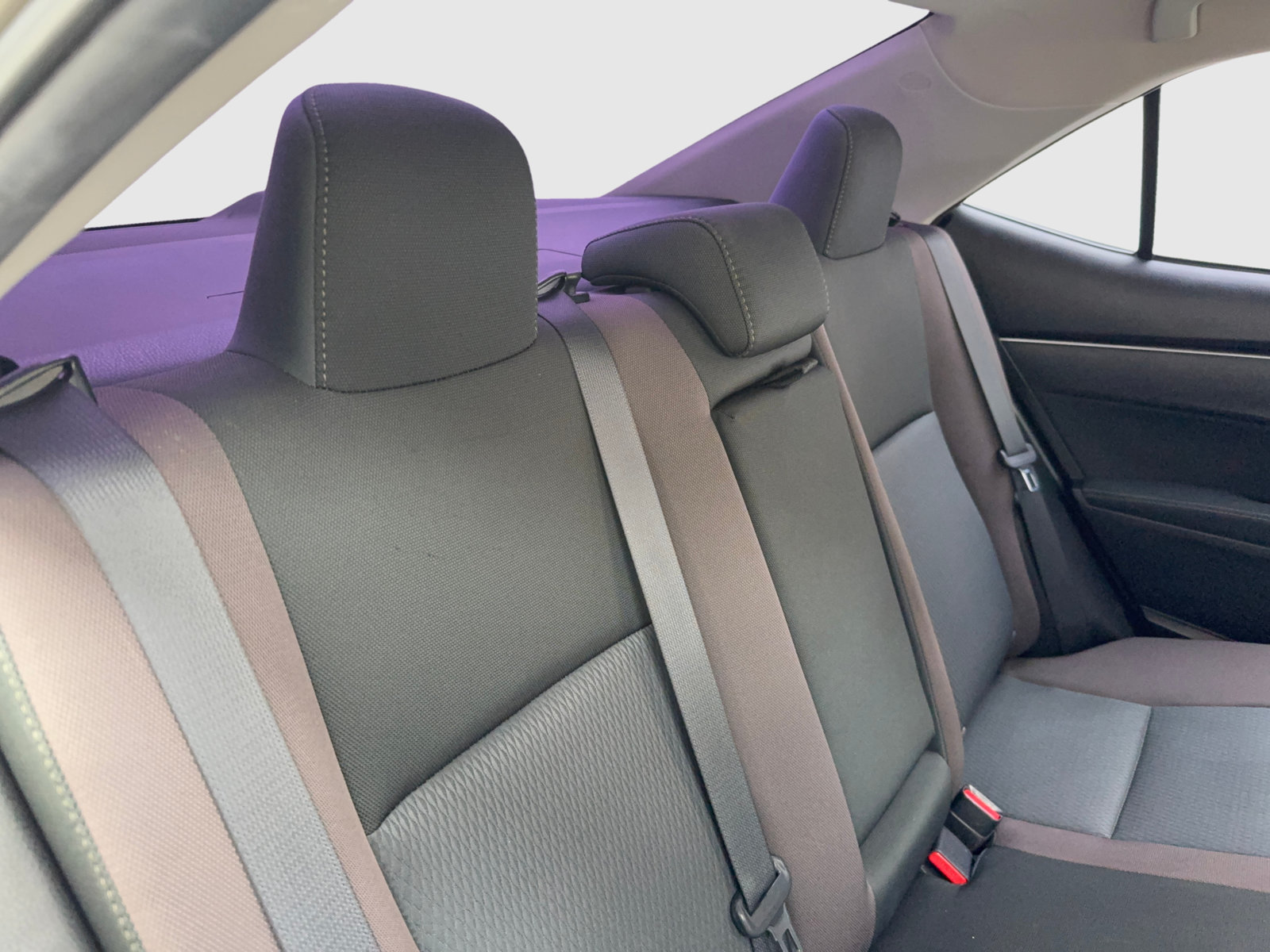 Used 2018 Toyota Corolla LE FWD image 37