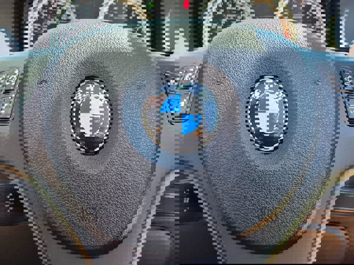 Used 2012 BMW M3 image 27