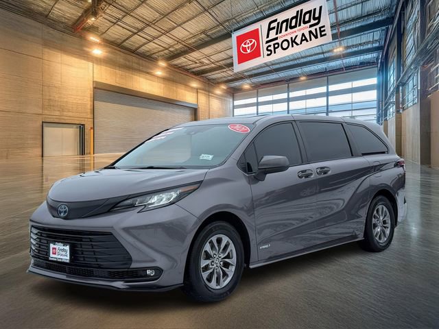 Certified 2021 Toyota Sienna XLE image 1