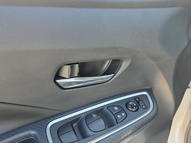 Certified 2025 Nissan Versa SR w/ Trunk Package FWD image 18