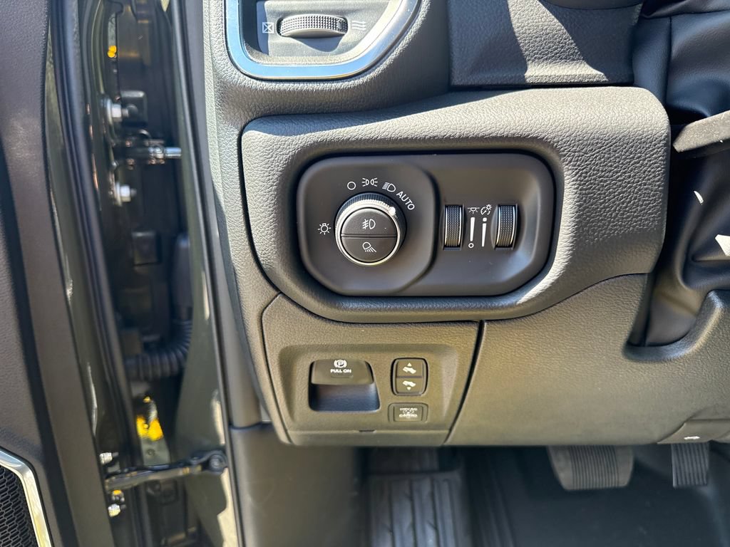 New 2027 RAM 1500 Laramie w/ Night Edition AWD/4WD image 12