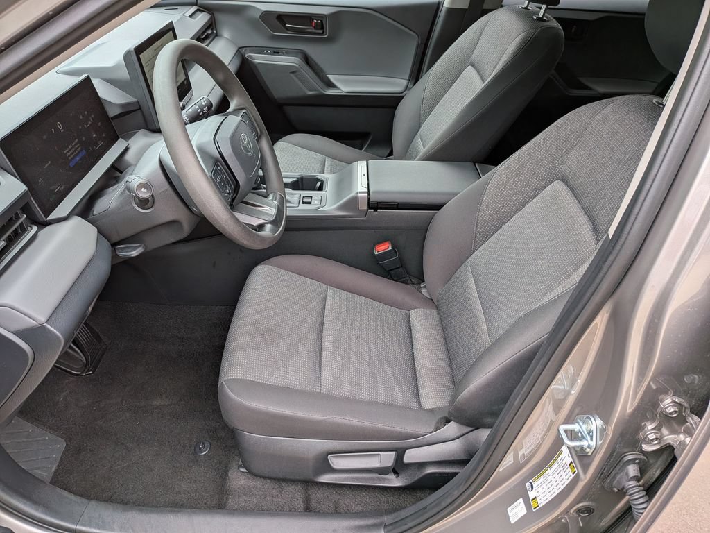 Used 2026 Toyota RAV4 LE AWD/4WD image 15