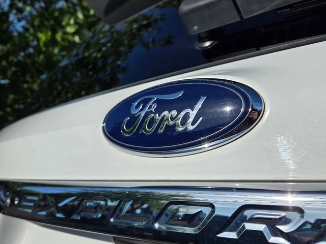Used 2017 Ford Explorer XLT image 10