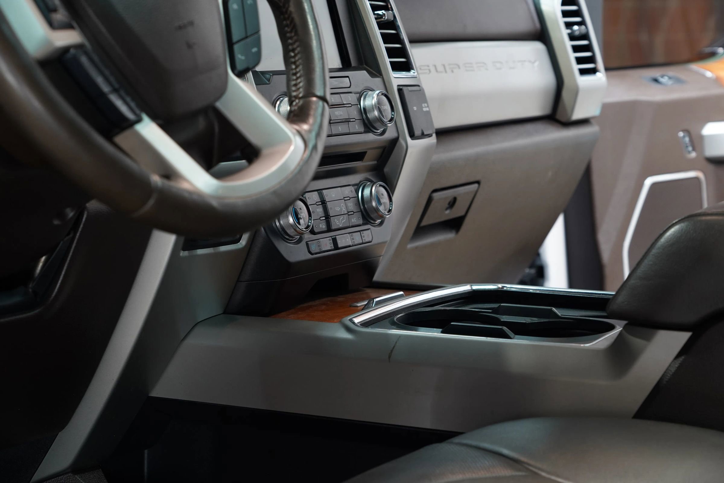 Used 2017 Ford F250 King Ranch w/ King Ranch Ultimate Package image 39