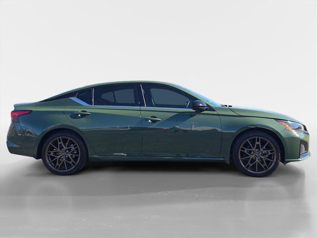 New 2025 Nissan Altima 2.5 SR image 6