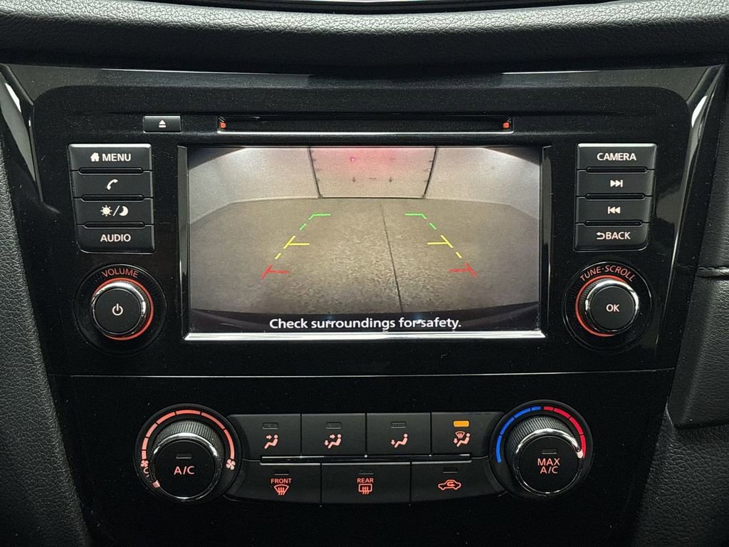 Used 2019 Nissan Rogue SV image 32