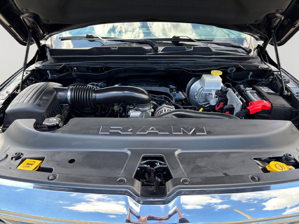 Used 2022 RAM 1500 Laramie AWD/4WD image 9