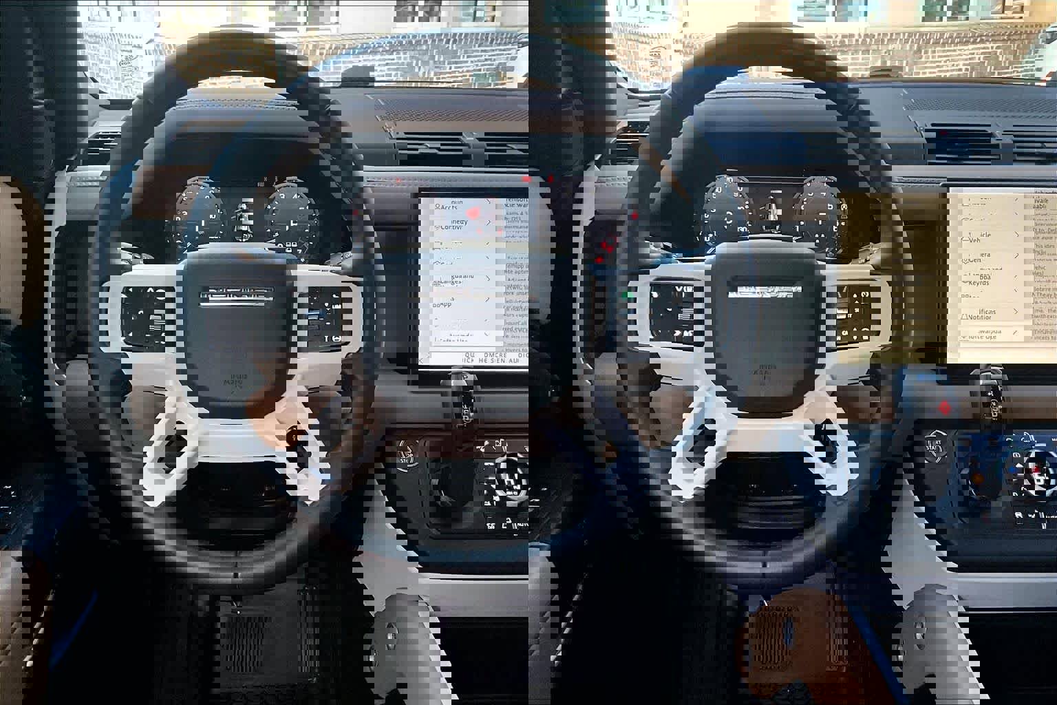 Used 2025 Land Rover Defender 110 X-Dynamic SE image 6