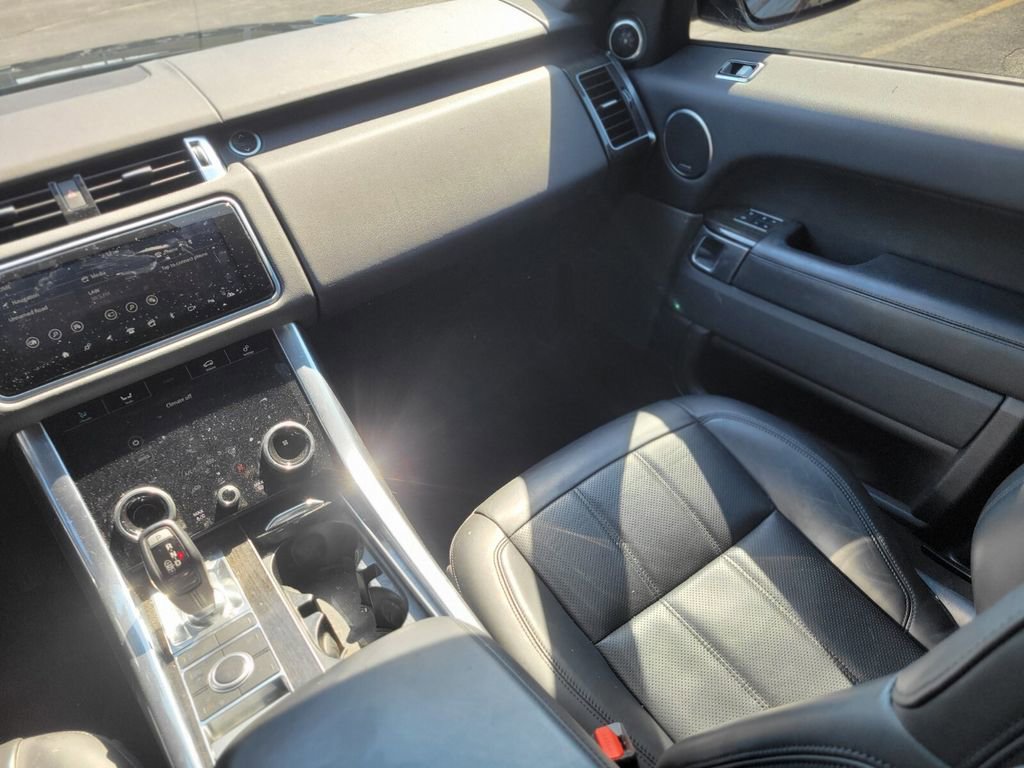 Used 2020 Land Rover Range Rover Sport HSE image 13