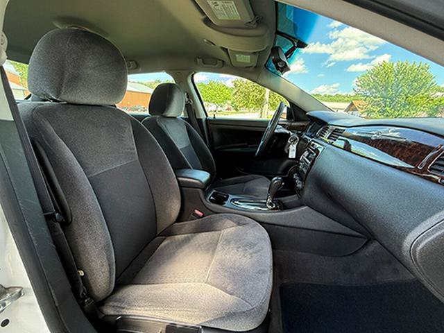Used 2015 Chevrolet Impala Limited LS FWD image 12