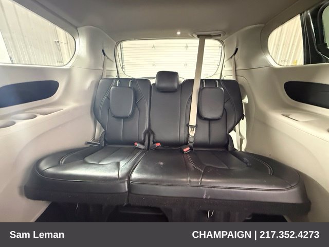 Used 2024 Chrysler Pacifica Touring-L FWD image 37