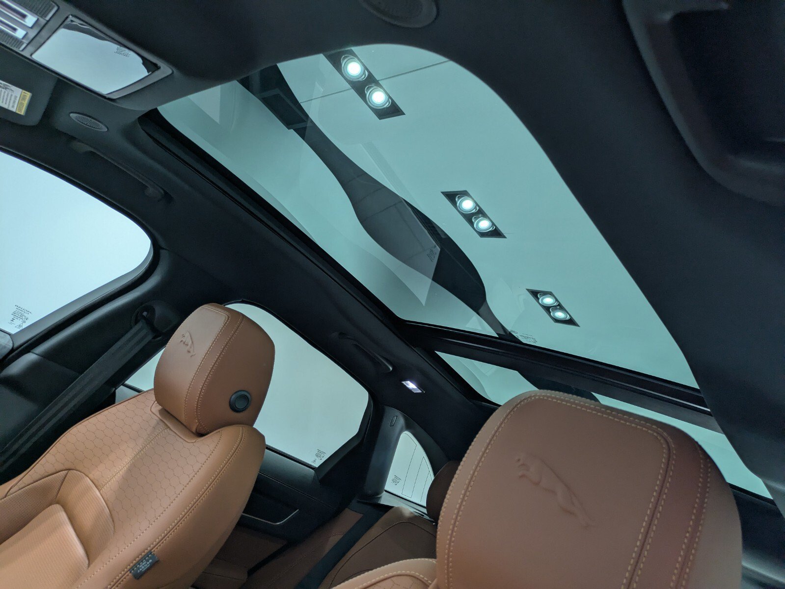 New 2026 Jaguar F-PACE R-Dynamic S AWD/4WD image 9