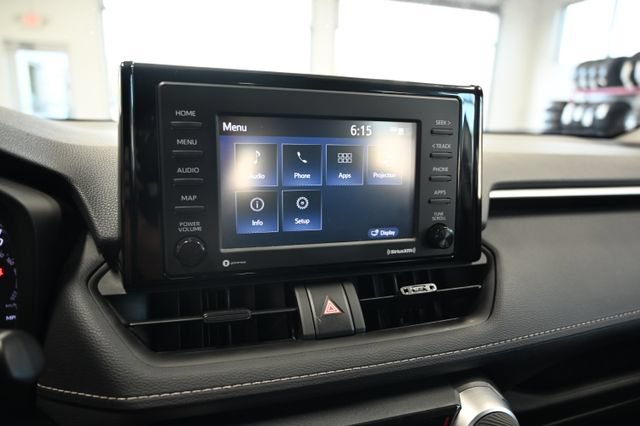 Used 2022 Toyota RAV4 LE AWD/4WD image 16