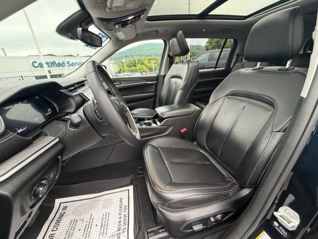 Used 2023 Jeep Grand Cherokee L Limited AWD/4WD image 33