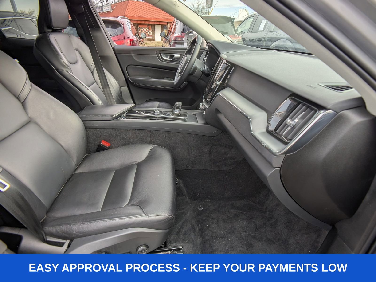 Used 2023 Volvo XC60 B5 Core image 15