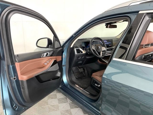 Used 2024 BMW X7 xDrive40i w/ Premium Package AWD/4WD image 29