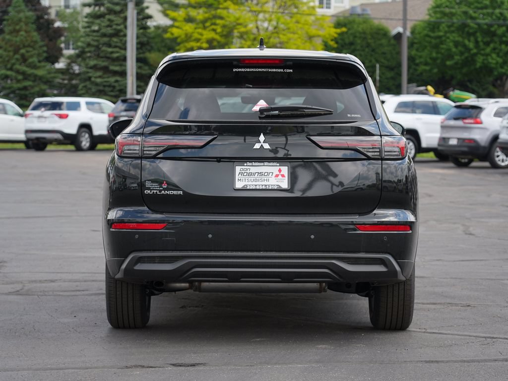 New 2026 Mitsubishi Outlander ES AWD/4WD image 4