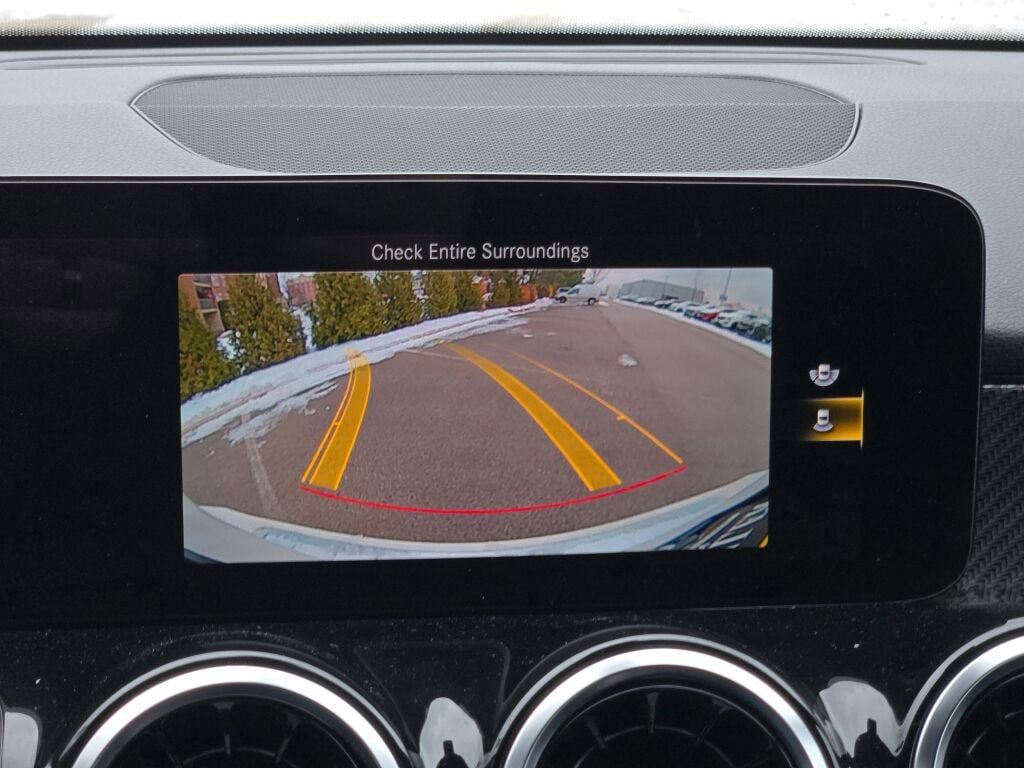 Used 2023 Mercedes-Benz GLB 250 image 27