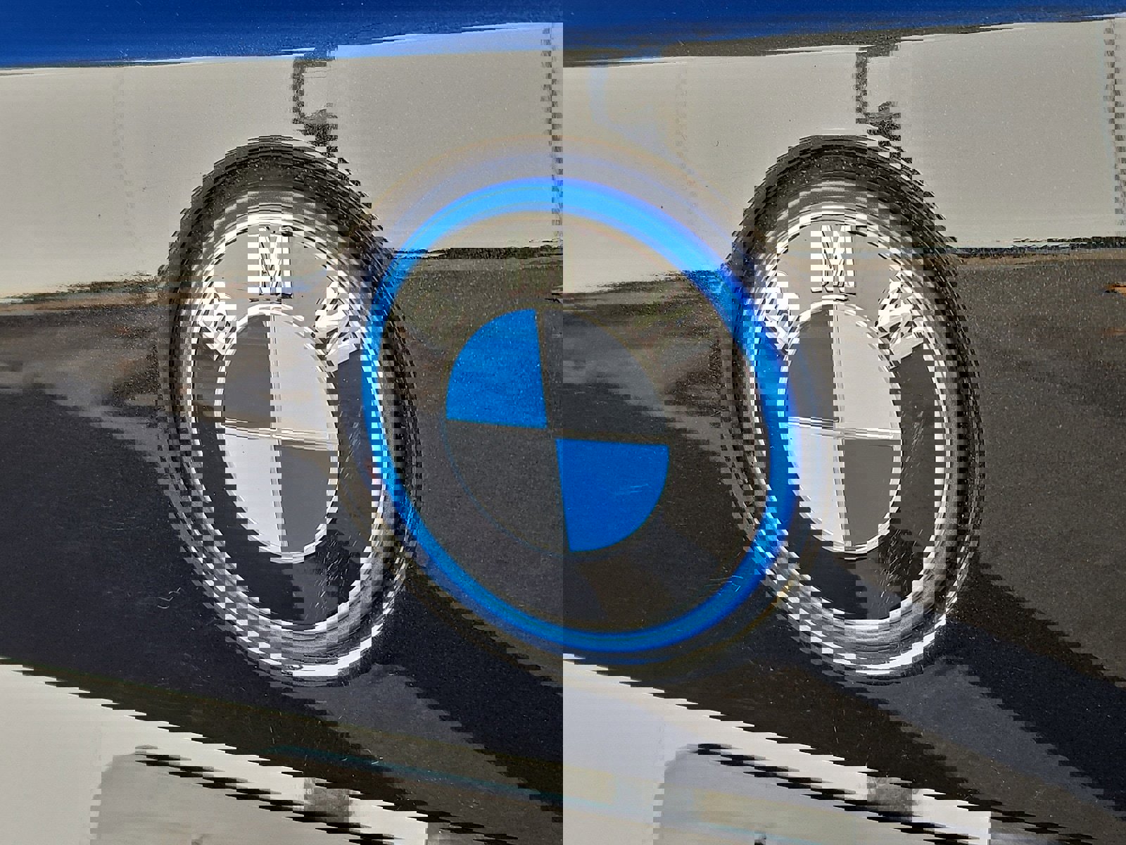 Used 2026 BMW X5 xDrive50e w/ M Sport Package image 30