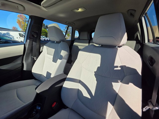 Used 2022 Toyota Corolla Cross LE image 14