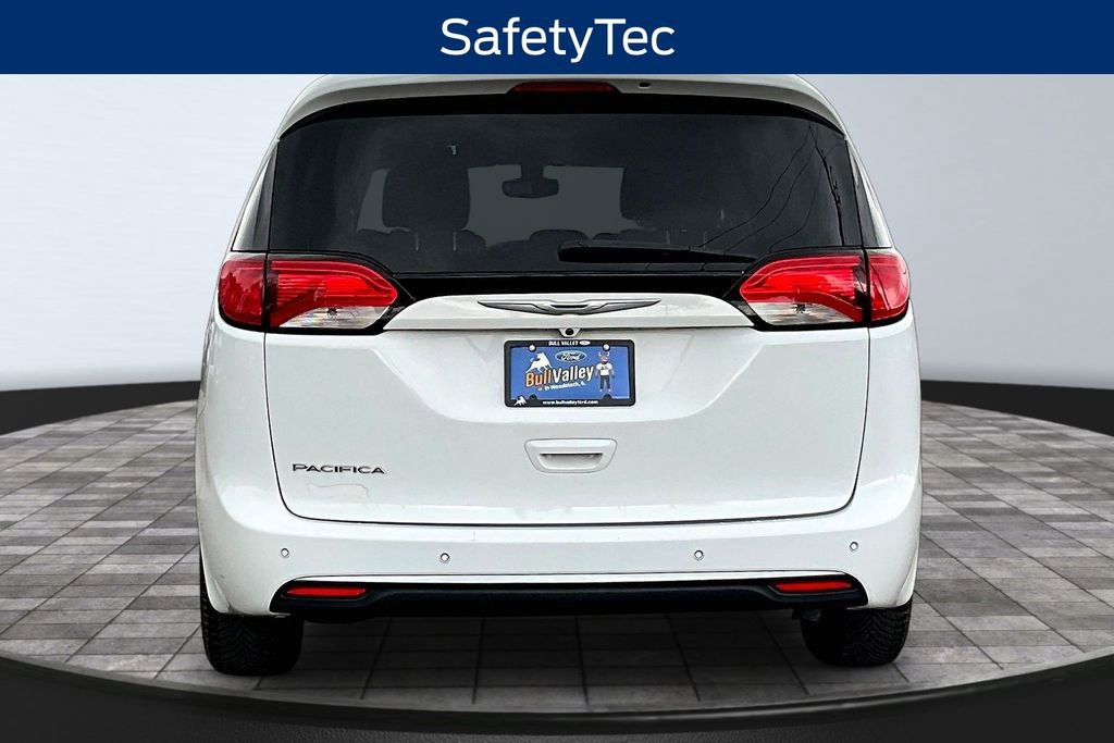 Used 2017 Chrysler Pacifica Touring Plus FWD image 5