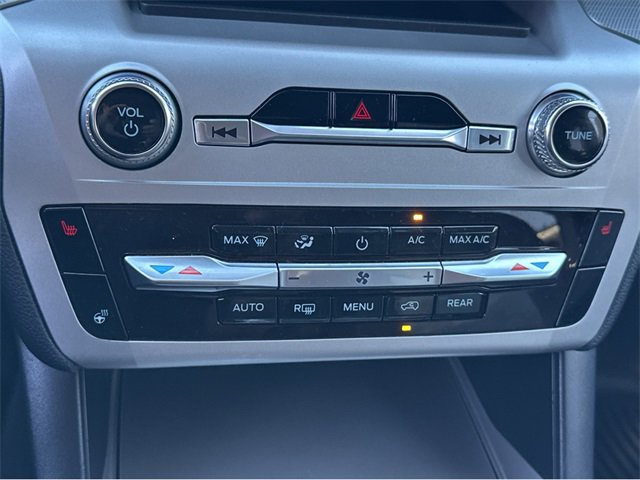 Used 2022 Ford Explorer XLT w/ Equipment Group 202A image 21