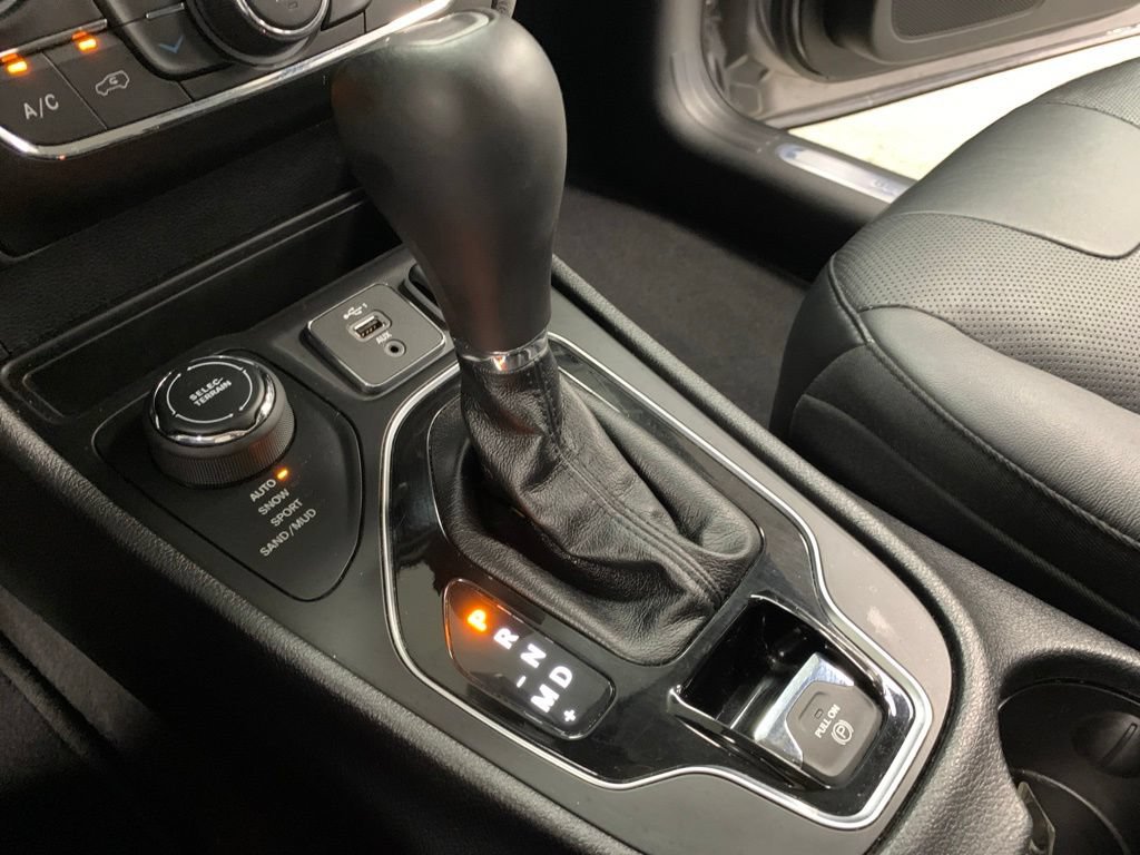 Certified 2020 Jeep Cherokee Limited AWD/4WD image 19