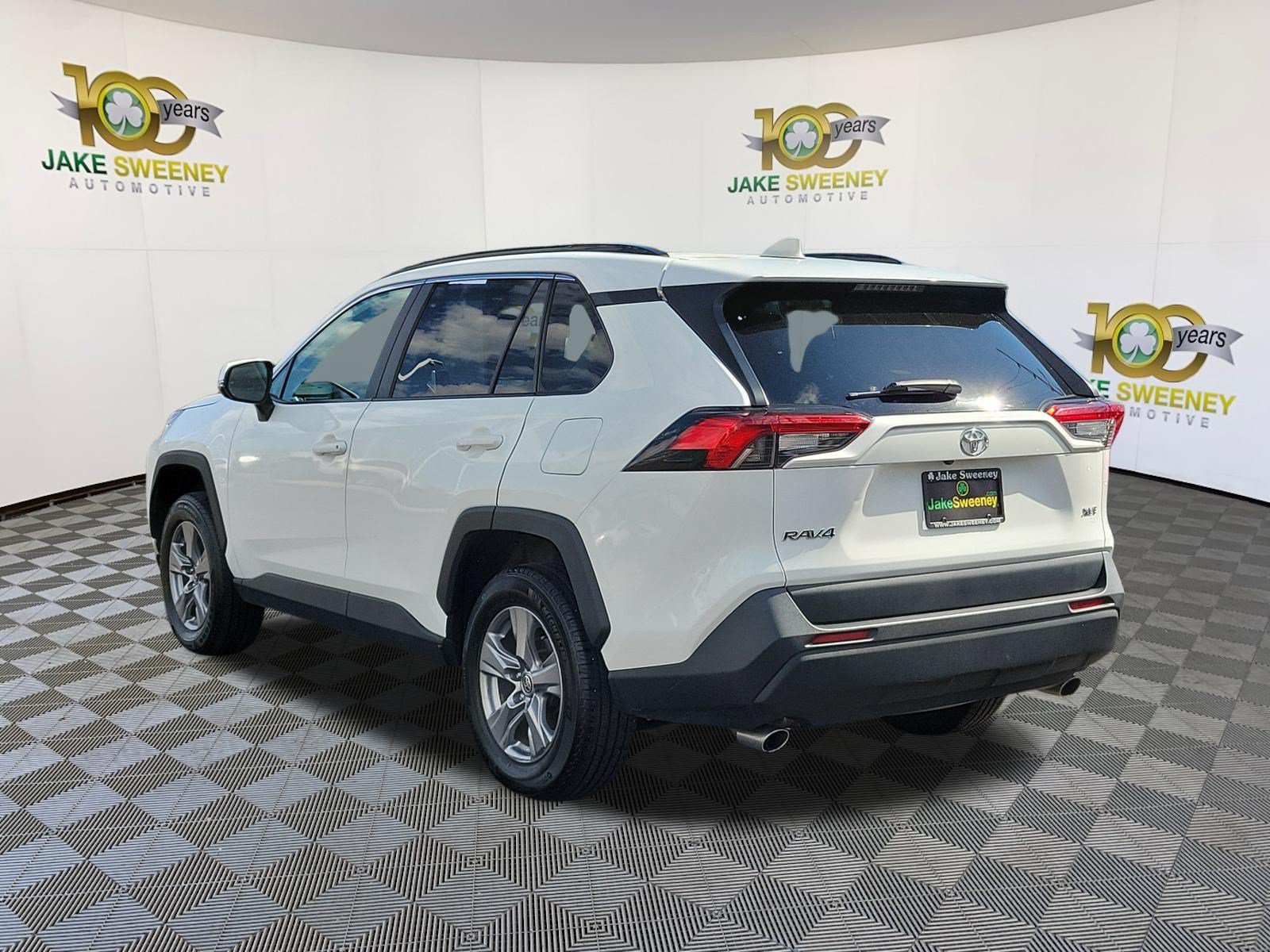 Used 2024 Toyota RAV4 XLE FWD image 4