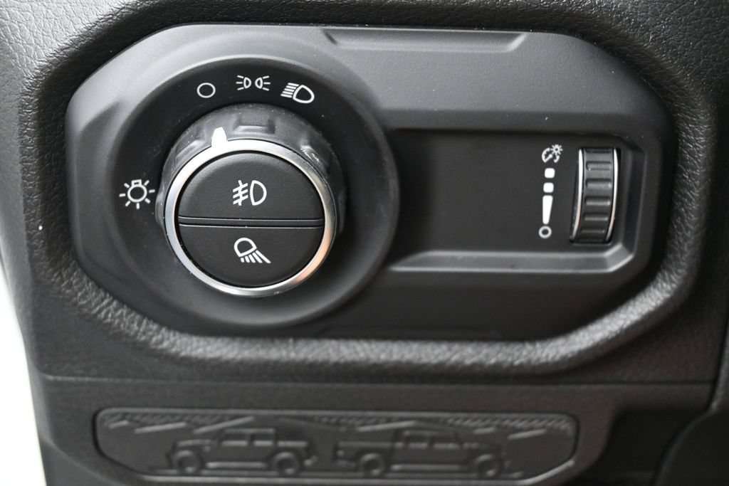 Used 2024 Jeep Gladiator Sport AWD/4WD image 13
