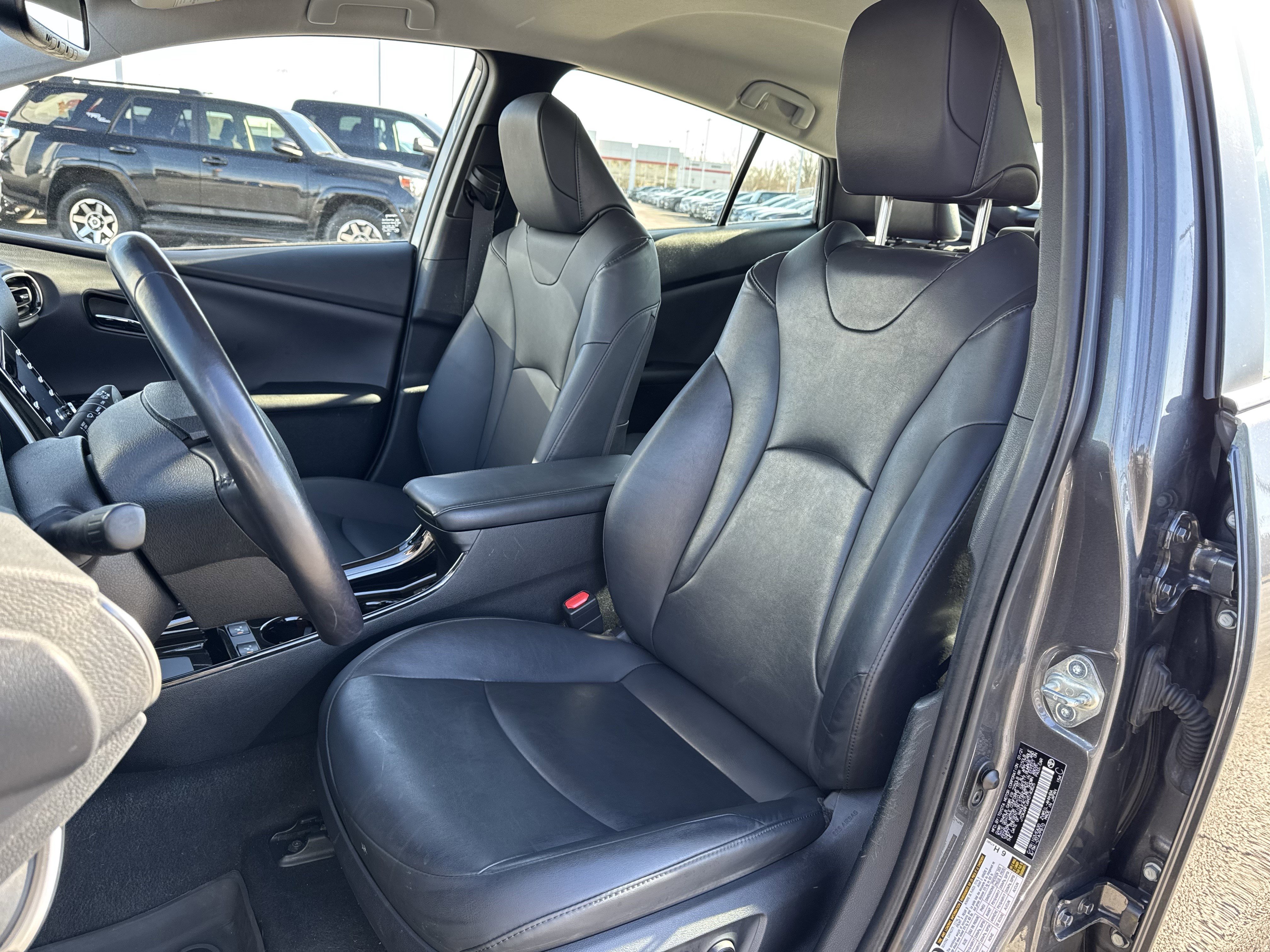 Used 2021 Toyota Prius L Eco image 25