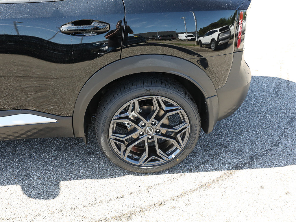 New 2026 Nissan Kicks SR w/ SR Premium Package AWD/4WD image 3