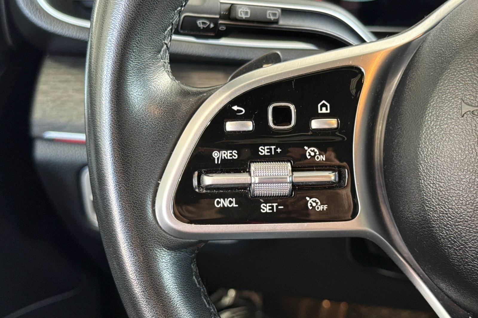 Used 2022 Mercedes-Benz GLE 350 4MATIC image 33