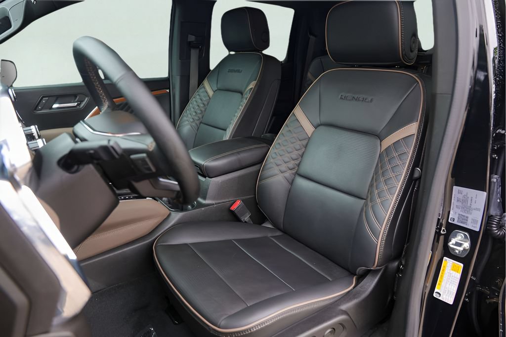 Used 2023 GMC Canyon Denali AWD/4WD image 9