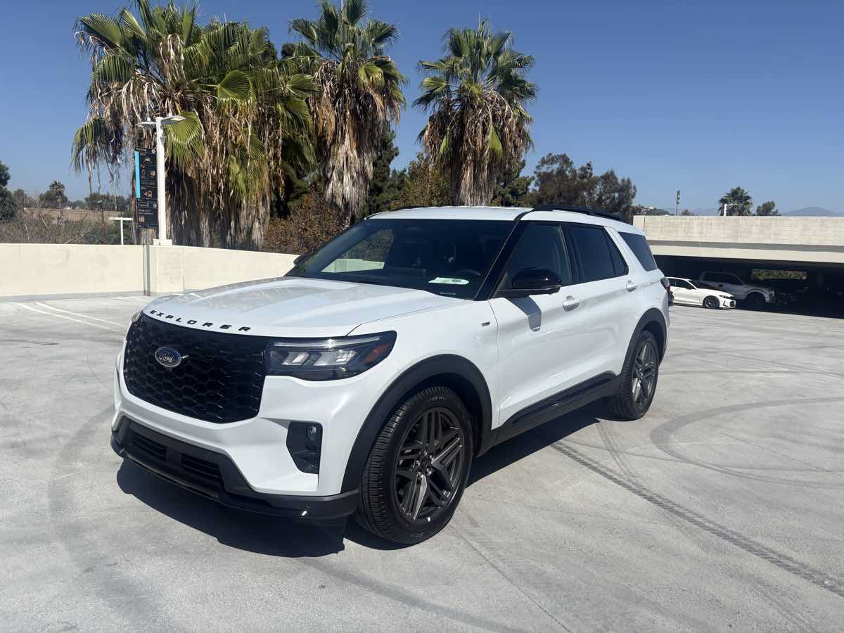 Used 2026 Ford Explorer ST-Line w/ ST-Line Street Pack RWD image 9