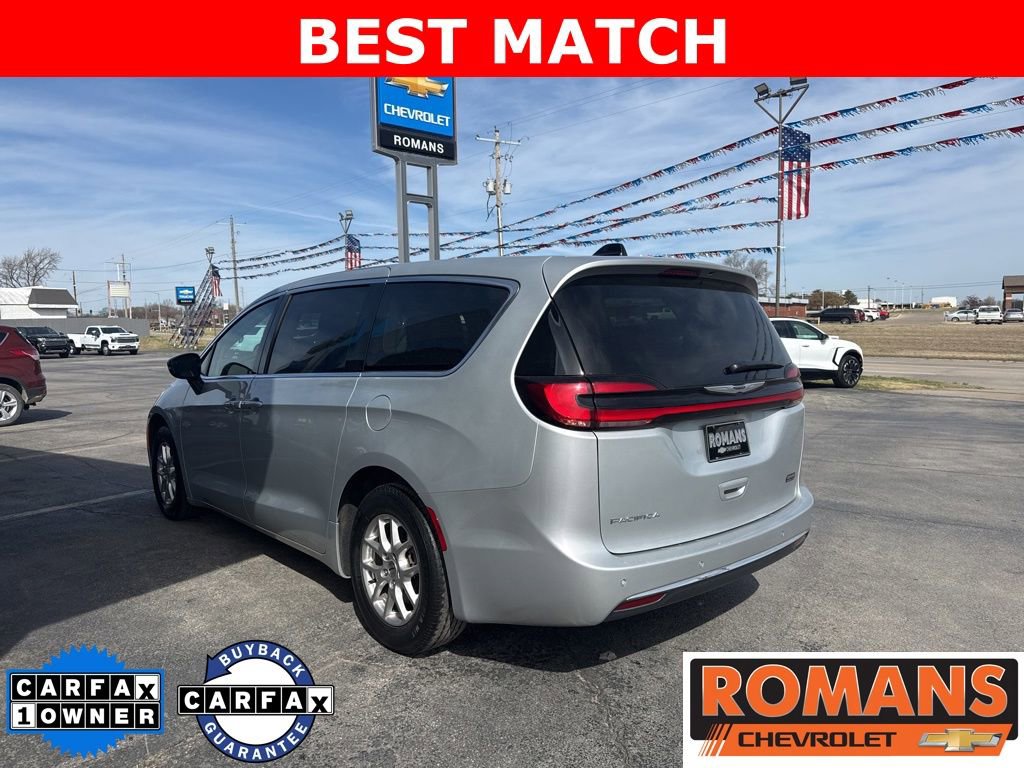 Used 2024 Chrysler Pacifica Touring-L FWD image 7