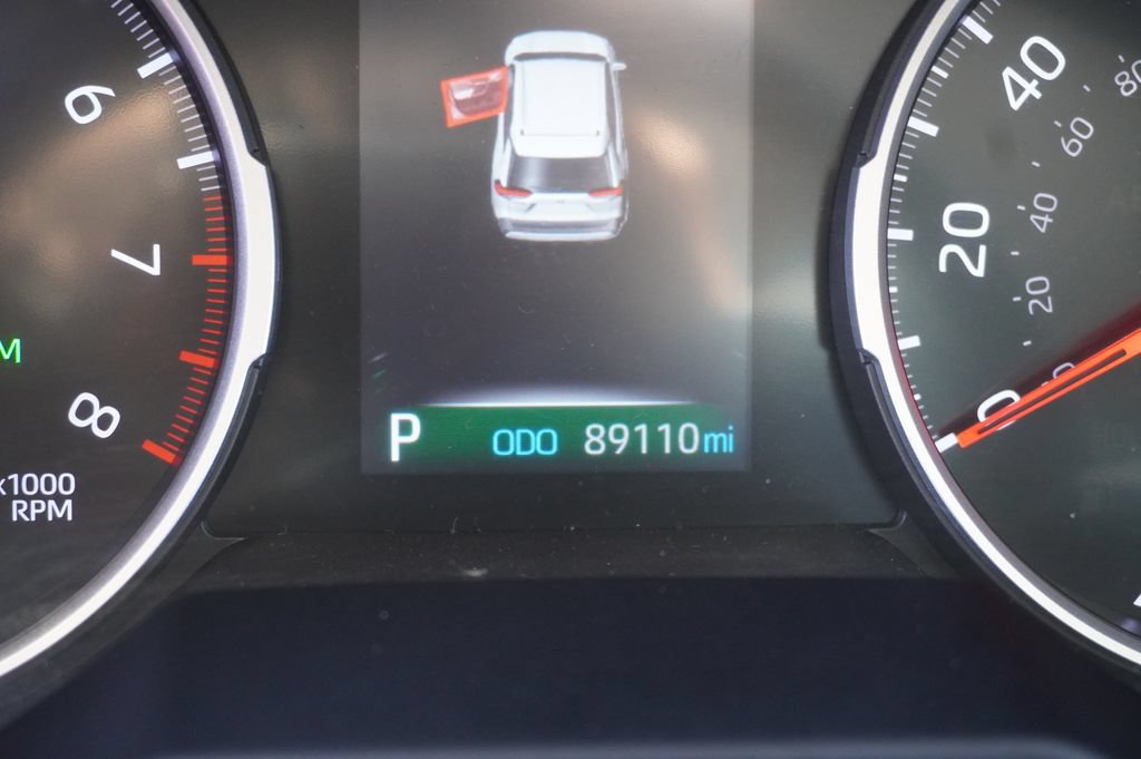 Used 2021 Toyota RAV4 XLE FWD image 9