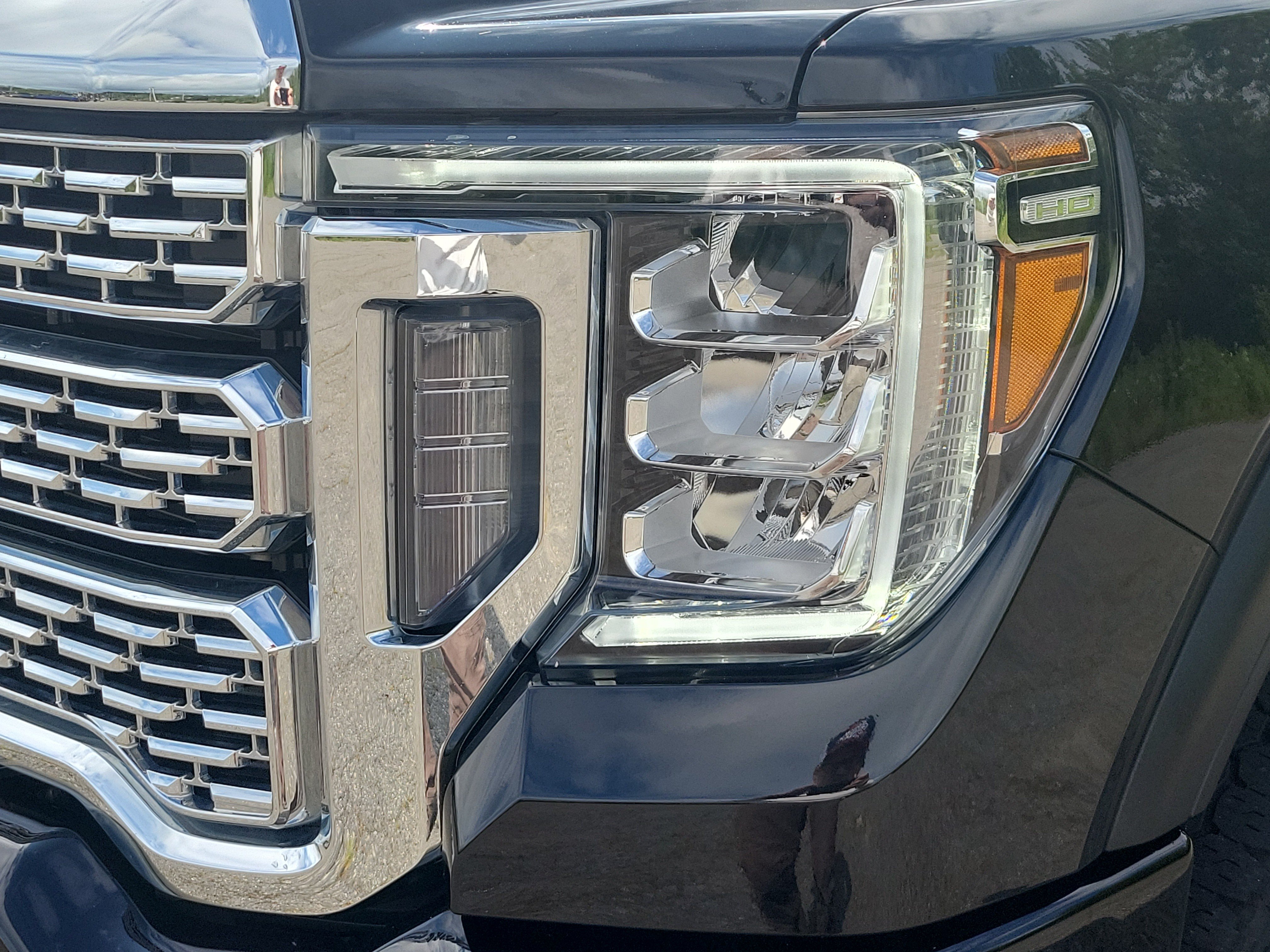Used 2023 GMC Sierra 2500 Denali w/ Denali Ultimate Package AWD/4WD image 9